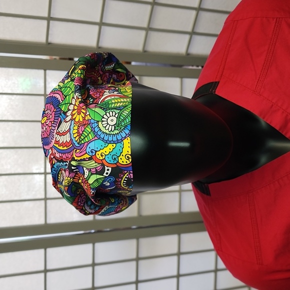 Bright and colorful bouffant surgical cap - Picture 2 of 4